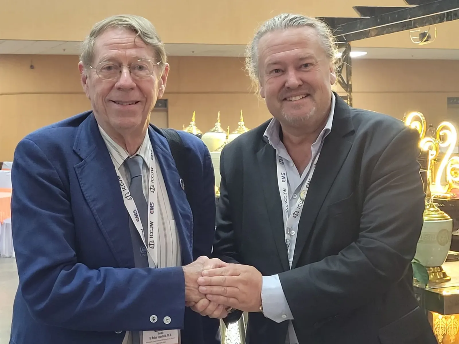 Adventure of Humanity et son président Richard Nilsson avec Arthur Lyon Dahl