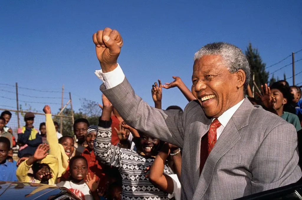 Celebração do 105.º aniversário de Madiba com distribuição de cabazes alimentares e cobertores.