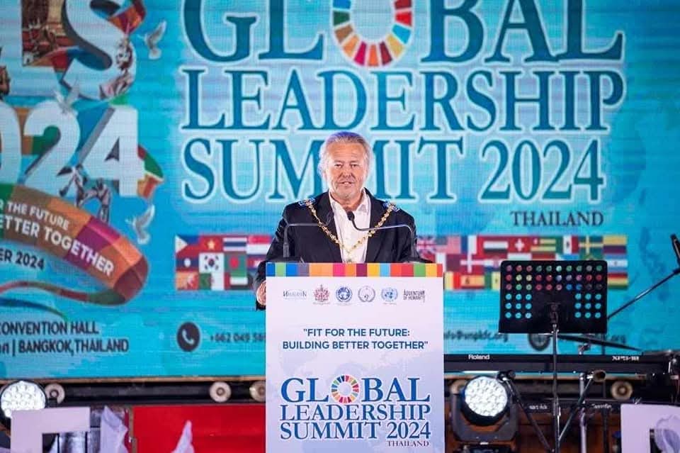Richard Nilsson and delegates at the Global Leadership Summit